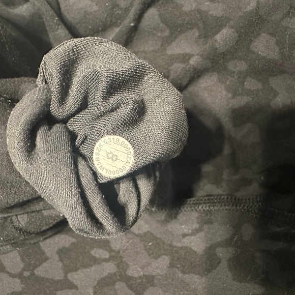 LULULEMON ALIGN SIZE 8 wild thing black camo - Picture 2 of 4